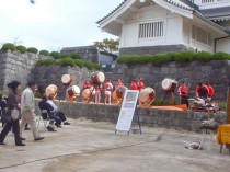 千葉城太鼓さんの演舞で始まります。